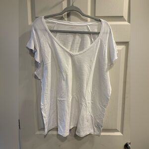 Torrid White Short Sleeve Tee